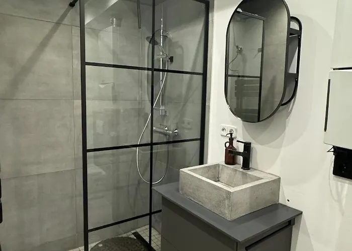Lägenhet Charming 2-room Düsseldorf