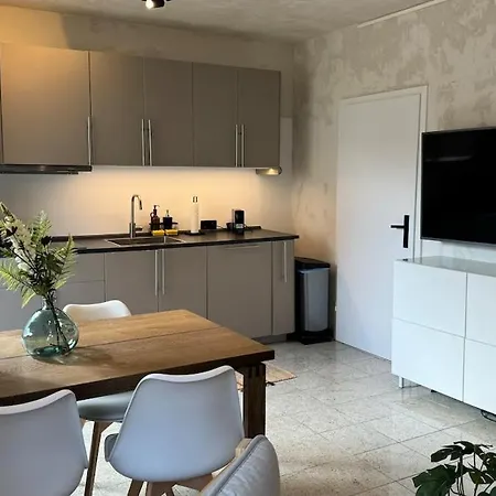 Daire Charming 2-room Düsseldorf